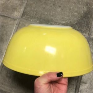 Vintage Pyrex Nesting Bowl yellow